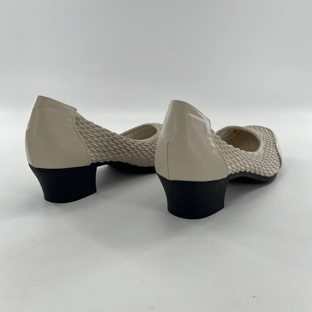 Comfort Well‎ Beacon Stretch N Form Slip On Shoes 8.5M Nude Beige Low Heel Pump